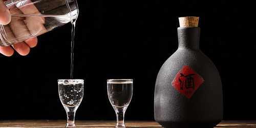 杯中天地，筆底乾坤 作家的酒趣與靈感之釀